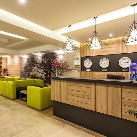 טריאבנה Hotel Compliment מראה חיצוני תמונה