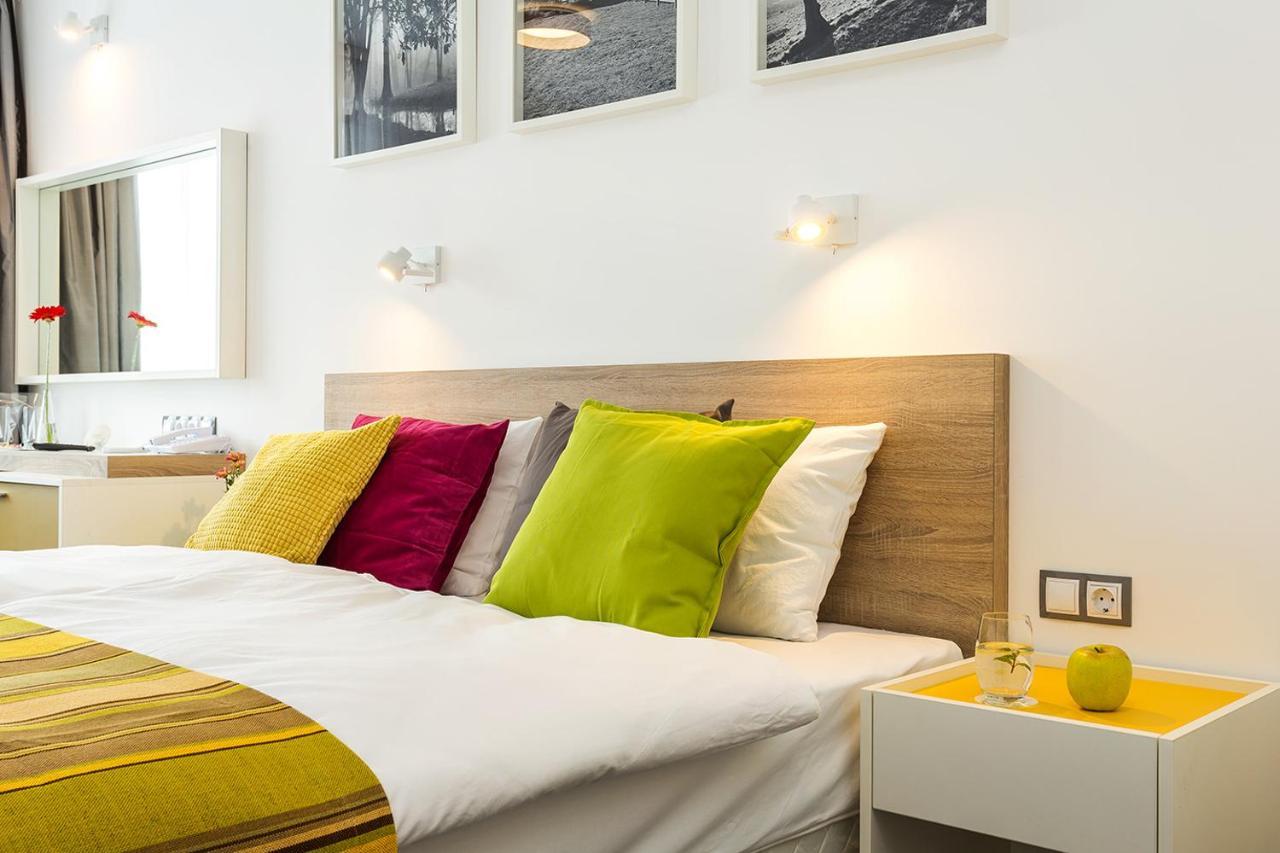 טריאבנה Hotel Compliment מראה חיצוני תמונה