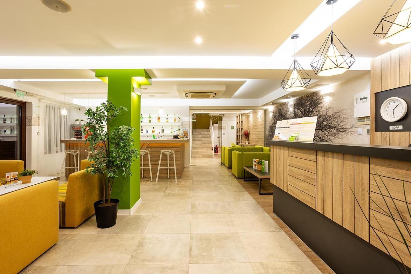טריאבנה Hotel Compliment מראה חיצוני תמונה