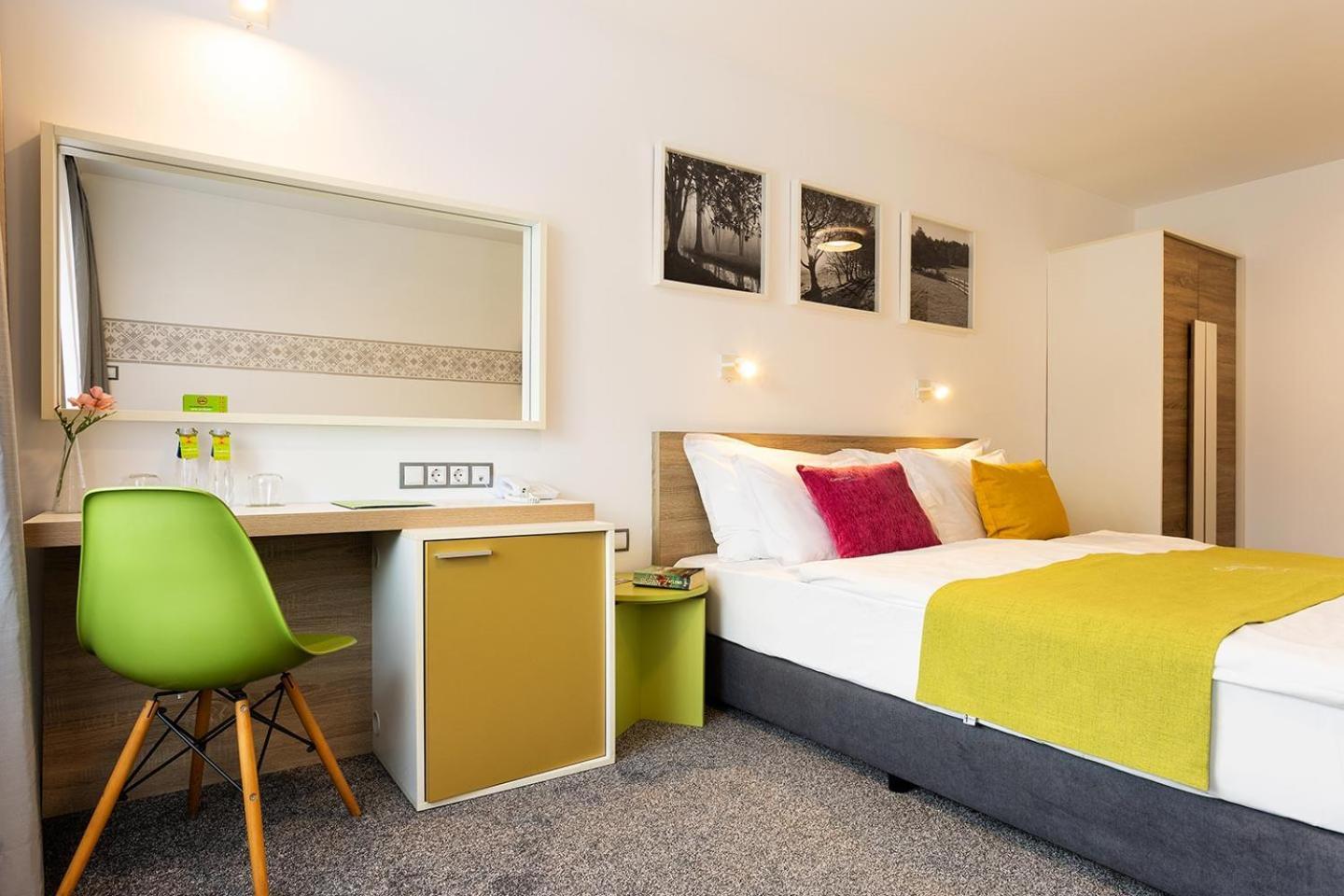 טריאבנה Hotel Compliment מראה חיצוני תמונה