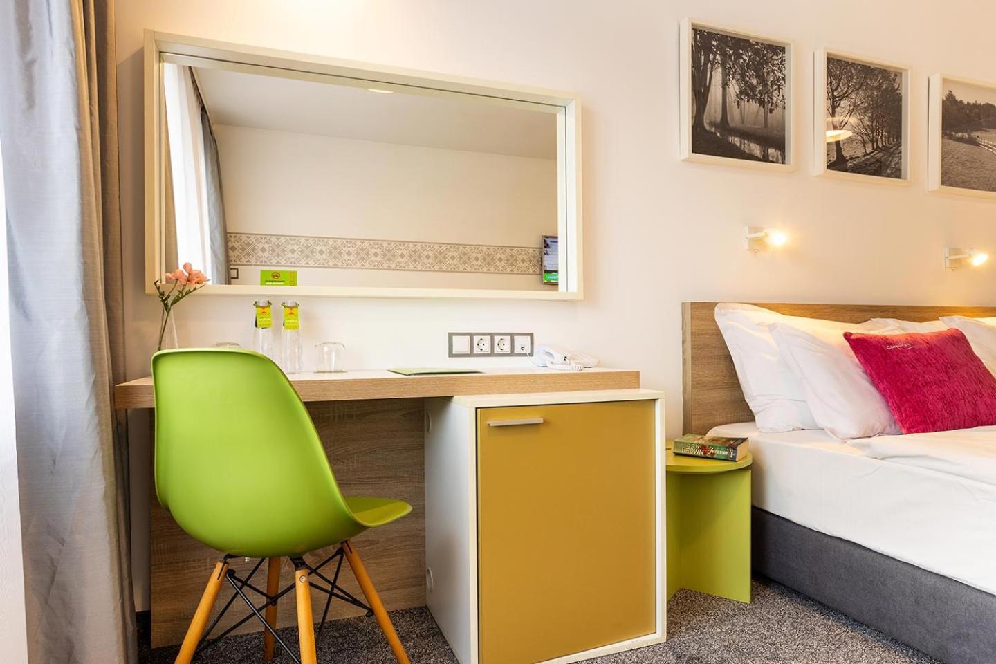 טריאבנה Hotel Compliment מראה חיצוני תמונה